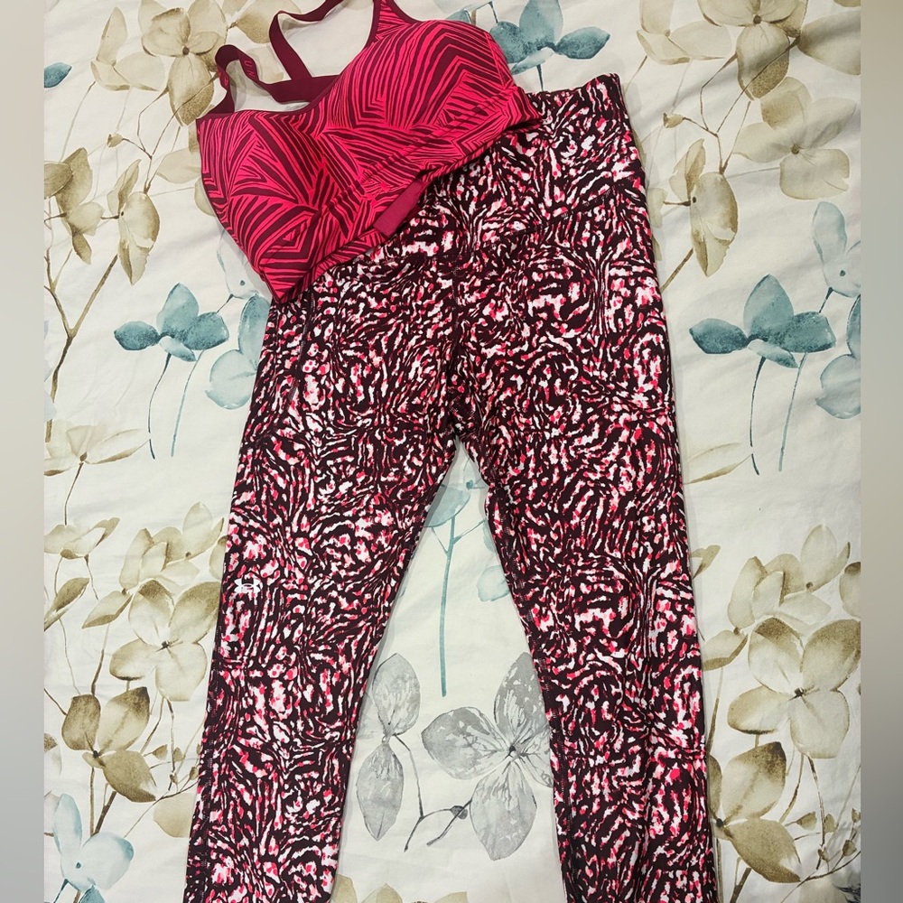 Under Armour Red and Black Patterned Leggings and sport bra L/M